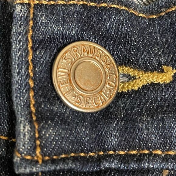 Levi’s Strauss Dark Wash Rolled Up Denim Capris w/4 Pockets *Like New* (8) - Picture 7 of 11